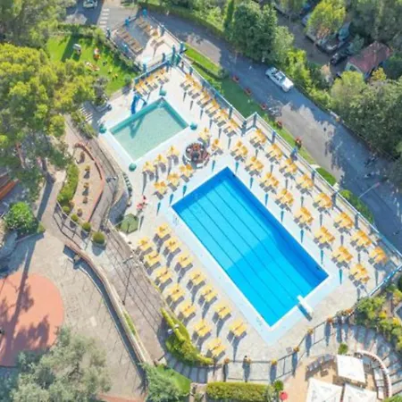 In Ferienresidenz Mit Pool Holiday home Villanova d'Albenga